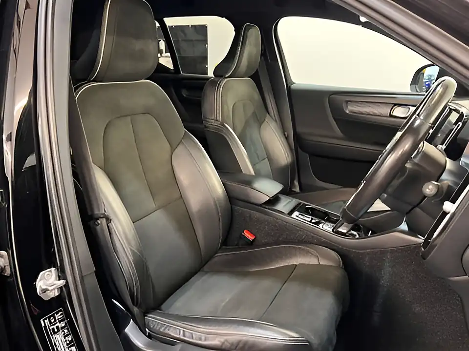 Used 2019 Volvo XC40 R-Design Pro Black Stone - Interior and Exterior details 14
