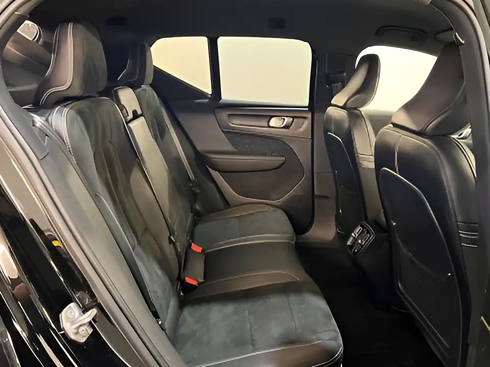Used 2019 Volvo XC40 R-Design Pro Black Stone - Interior and Exterior details 17