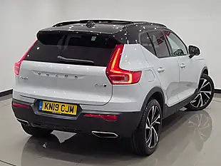 Used 2019 Volvo XC40 R-Design Pro Silver - Interior and Exterior details 10