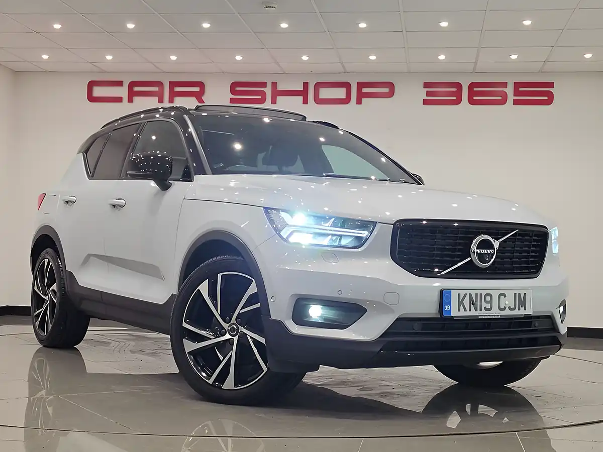 Used 2019 Volvo XC40 R-Design Pro Silver - Interior and Exterior details 6