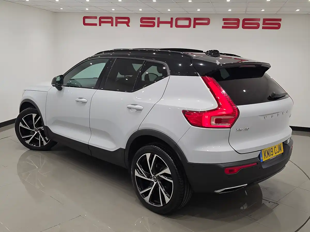 Used 2019 Volvo XC40 R-Design Pro Silver - Interior and Exterior details 7