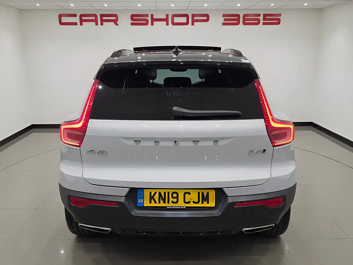 Used 2019 Volvo XC40 R-Design Pro Silver - Interior and Exterior details 8