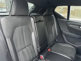Used 2019 Volvo XC40 R-Design Pro Silver - Interior and Exterior details 19