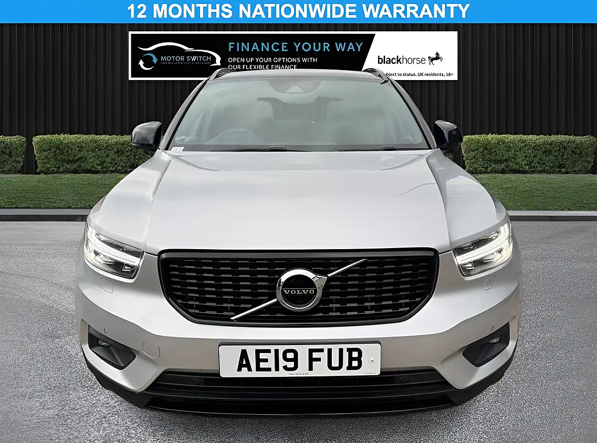 Used 2019 Volvo XC40 R-Design Pro Silver - Interior and Exterior details 2