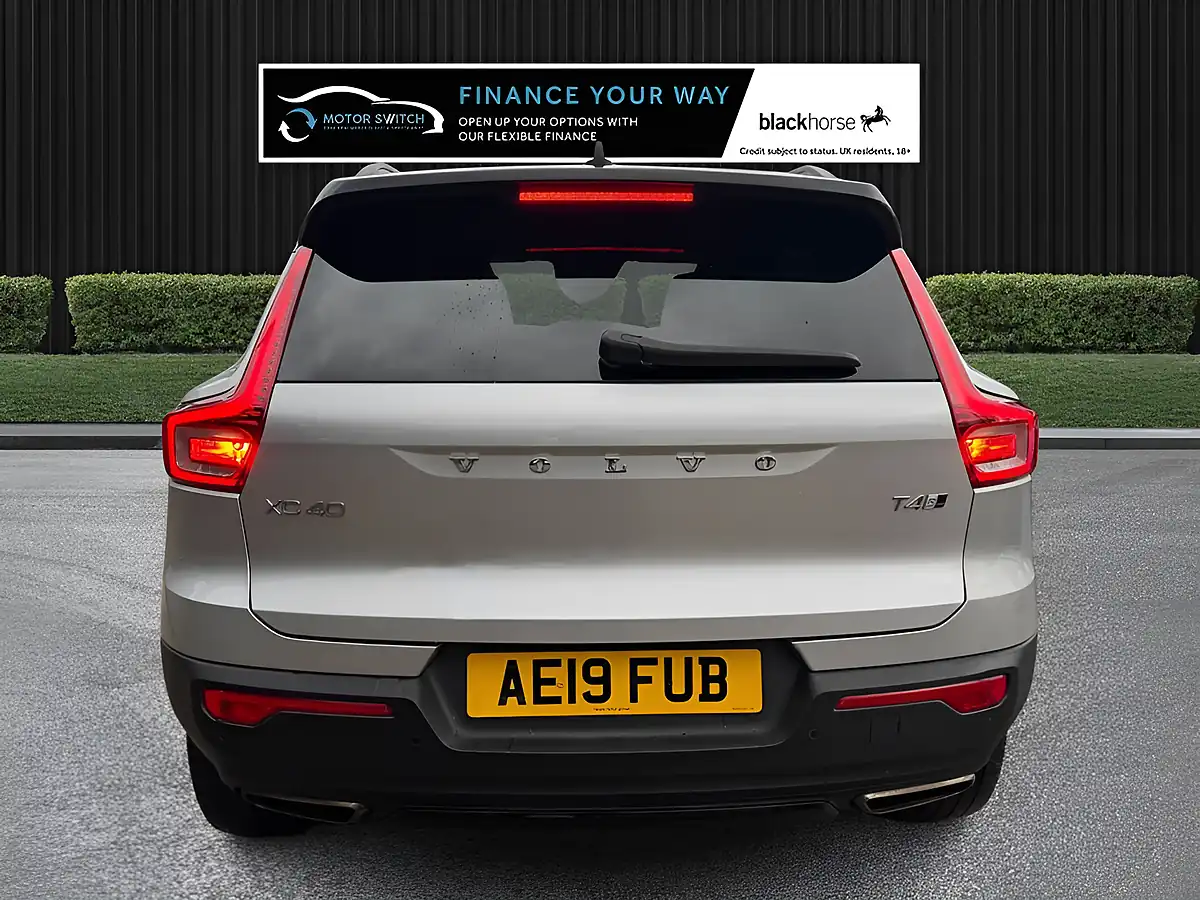 Used 2019 Volvo XC40 R-Design Pro Silver - Interior and Exterior details 7
