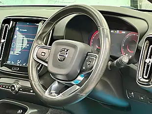 Used 2019 Volvo XC40 R-Design Pro White - Interior and Exterior details 15