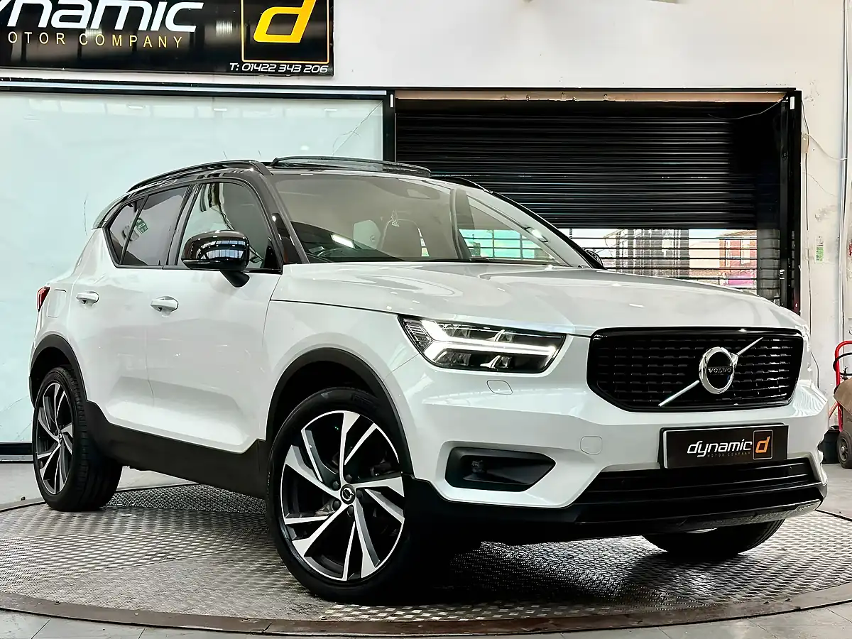 Used 2019 Volvo XC40 R-Design Pro White - Interior and Exterior details 2