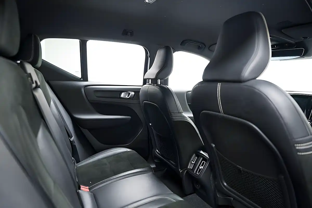 Used 2019 Volvo XC40 R-Design Red - Interior and Exterior details 11