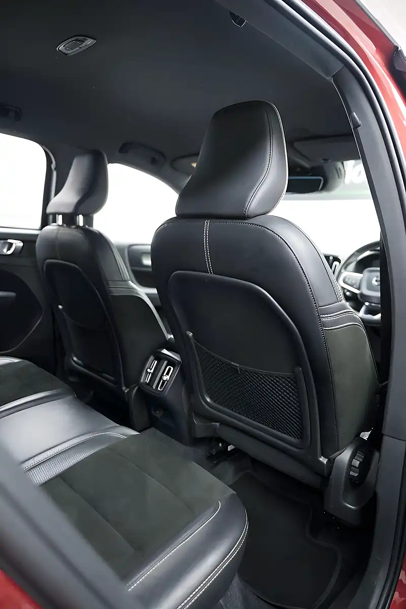 Used 2019 Volvo XC40 R-Design Red - Interior and Exterior details 12