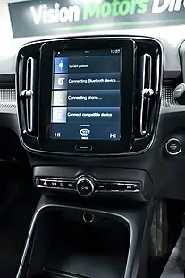 Used 2019 Volvo XC40 R-Design Red - Interior and Exterior details 15