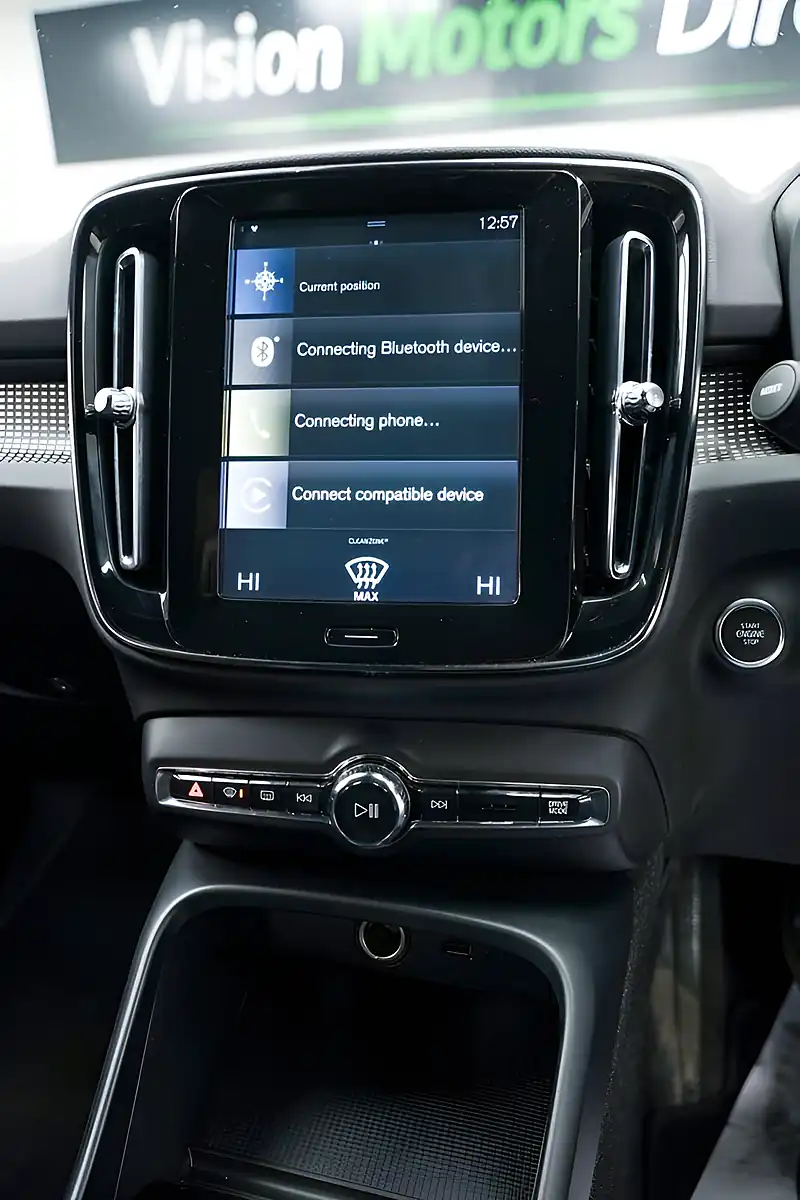 Used 2019 Volvo XC40 R-Design Red - Interior and Exterior details 15