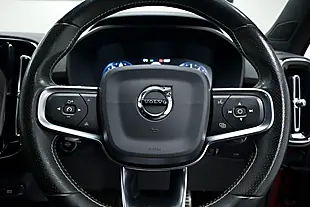 Used 2019 Volvo XC40 R-Design Red - Interior and Exterior details 18