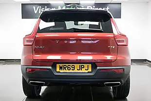 Used 2019 Volvo XC40 R-Design Red - Interior and Exterior details 3