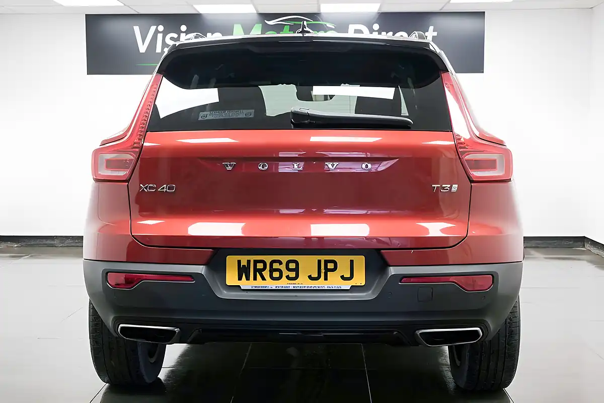 Used 2019 Volvo XC40 R-Design Red - Interior and Exterior details 3