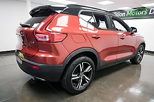 Used 2019 Volvo XC40 R-Design Red - Interior and Exterior details 4