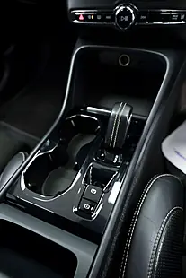 Used 2019 Volvo XC40 R-Design Red - Interior and Exterior details 7