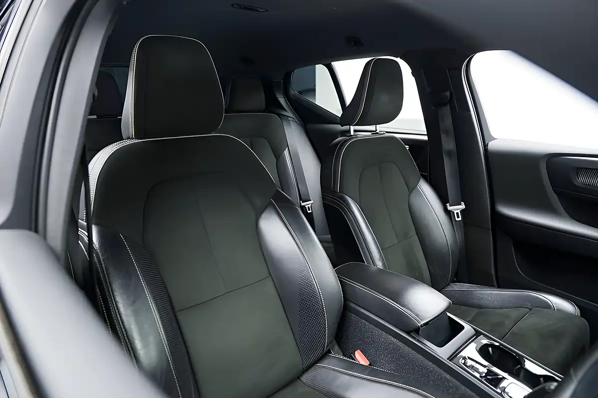 Used 2019 Volvo XC40 R-Design Red - Interior and Exterior details 8