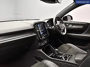 Used 2019 Volvo XC40 R-Design Red - Interior and Exterior details 10