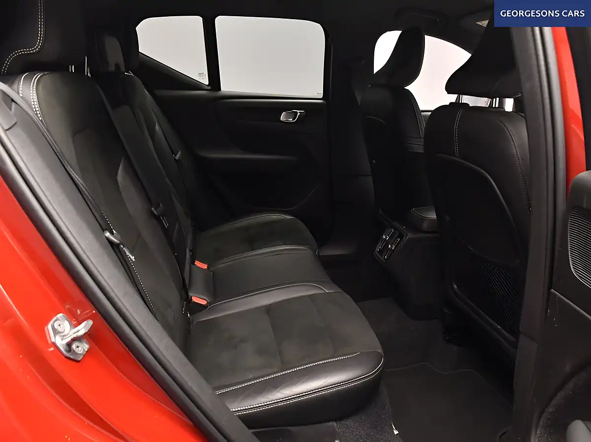 Used 2019 Volvo XC40 R-Design Red - Interior and Exterior details 12