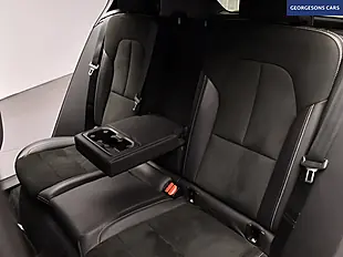 Used 2019 Volvo XC40 R-Design Red - Interior and Exterior details 13