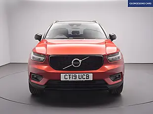 Used 2019 Volvo XC40 R-Design Red - Interior and Exterior details 4