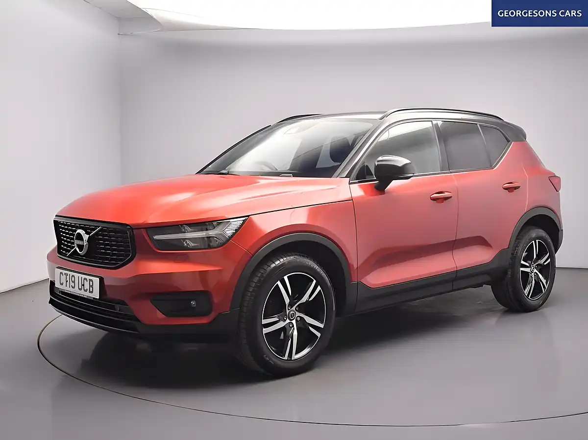 Used 2019 Volvo XC40 R-Design Red - Interior and Exterior details 5