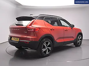 Used 2019 Volvo XC40 R-Design Red - Interior and Exterior details 7
