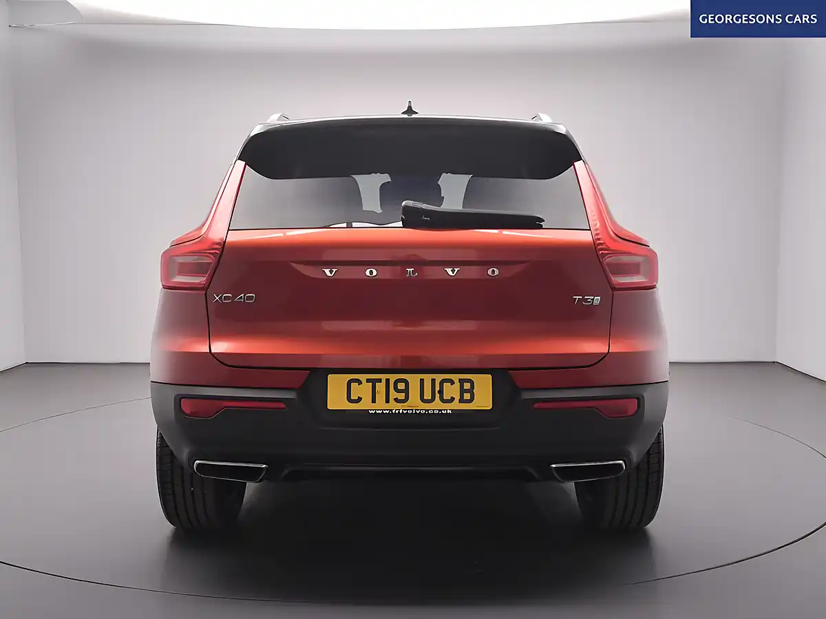 Used 2019 Volvo XC40 R-Design Red - Interior and Exterior details 8