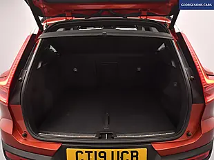 Used 2019 Volvo XC40 R-Design Red - Interior and Exterior details 9