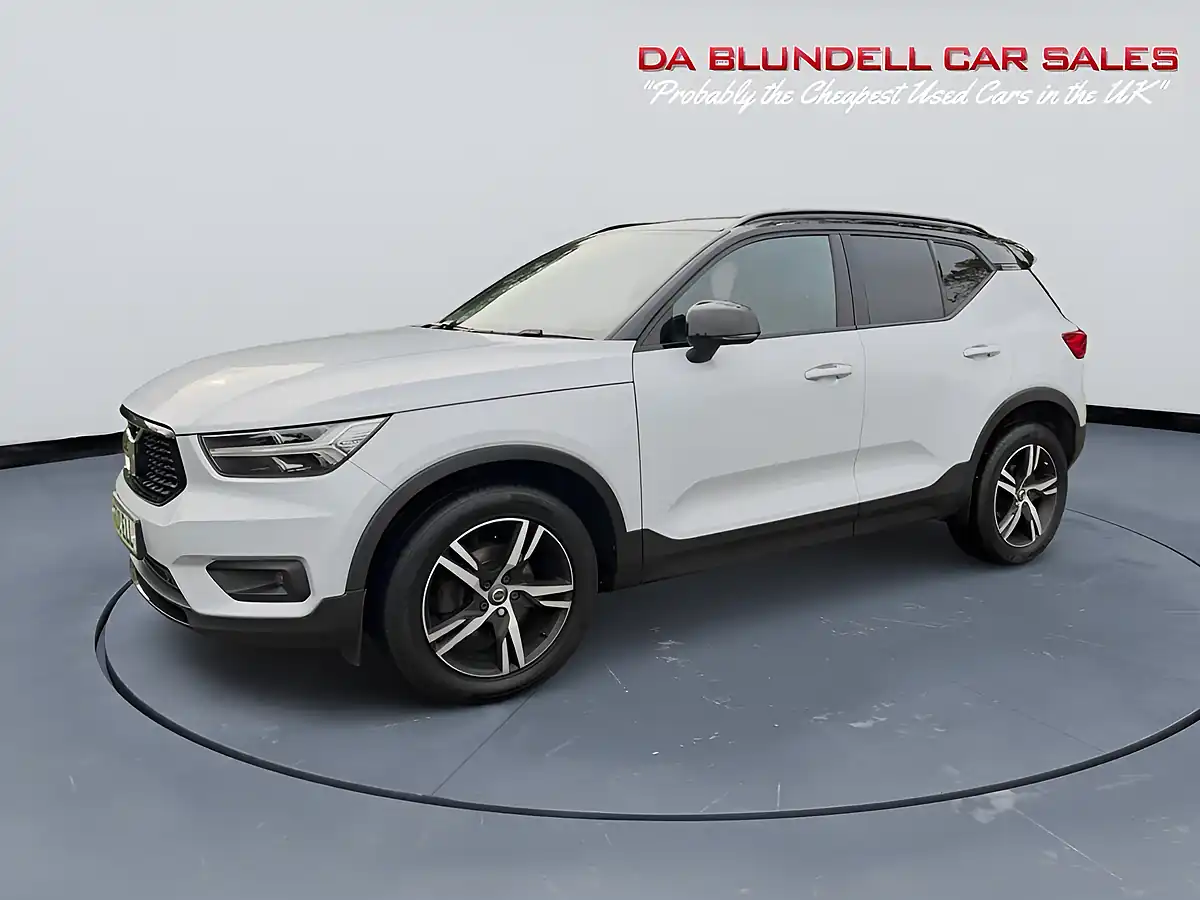Used 2019 Volvo XC40 R-Design Silver - Interior and Exterior details 12