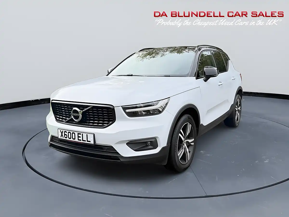 Used 2019 Volvo XC40 R-Design Silver - Interior and Exterior details 13
