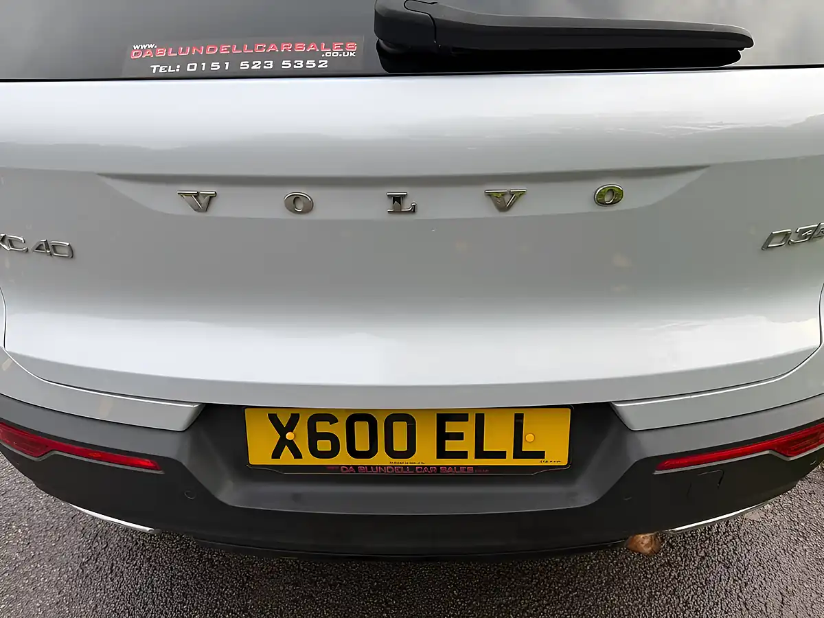 Used 2019 Volvo XC40 R-Design Silver - Interior and Exterior details 18
