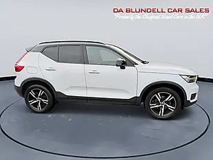 Used 2019 Volvo XC40 R-Design Silver - Interior and Exterior details 3