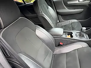 Used 2019 Volvo XC40 R-Design Silver - Interior and Exterior details 5