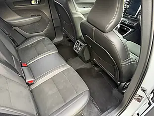 Used 2019 Volvo XC40 R-Design Silver - Interior and Exterior details 6