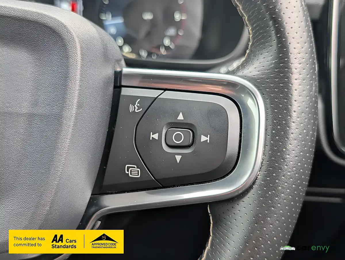 Used 2019 Volvo XC40 R-Design Thunder Grey - Interior and Exterior details 13