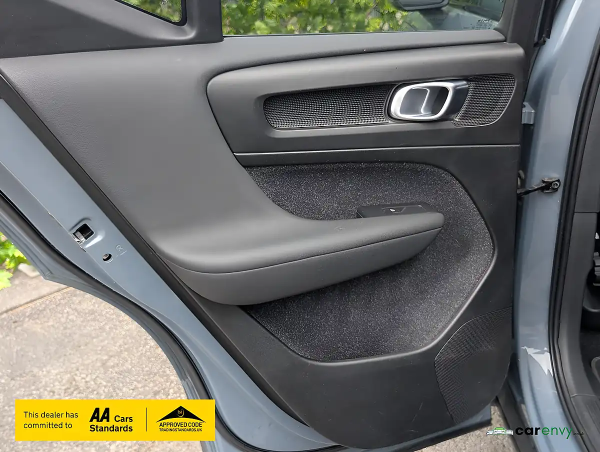 Used 2019 Volvo XC40 R-Design Thunder Grey - Interior and Exterior details 15