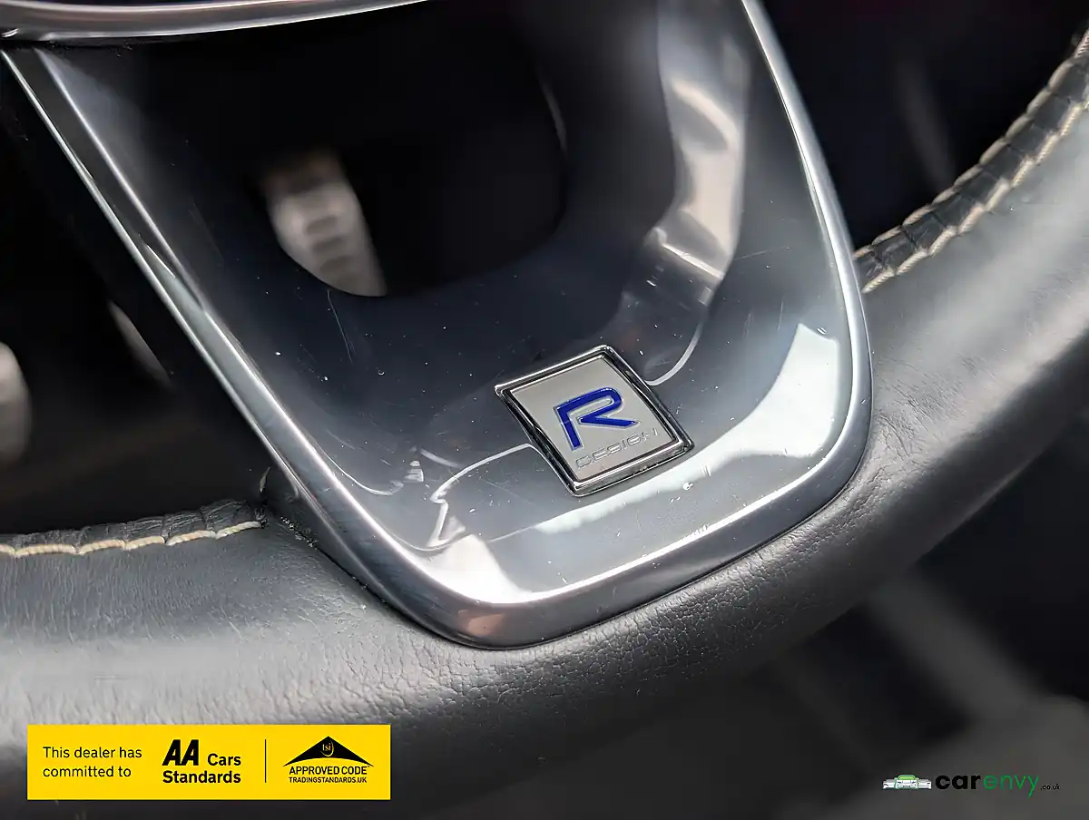 Used 2019 Volvo XC40 R-Design Thunder Grey - Interior and Exterior details 18