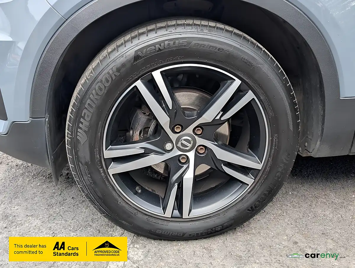 Used 2019 Volvo XC40 R-Design Thunder Grey - Interior and Exterior details 19
