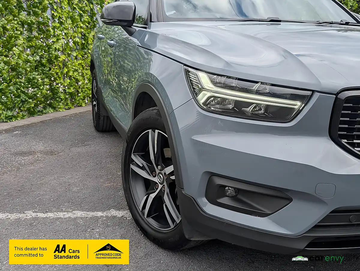 Used 2019 Volvo XC40 R-Design Thunder Grey - Interior and Exterior details 2