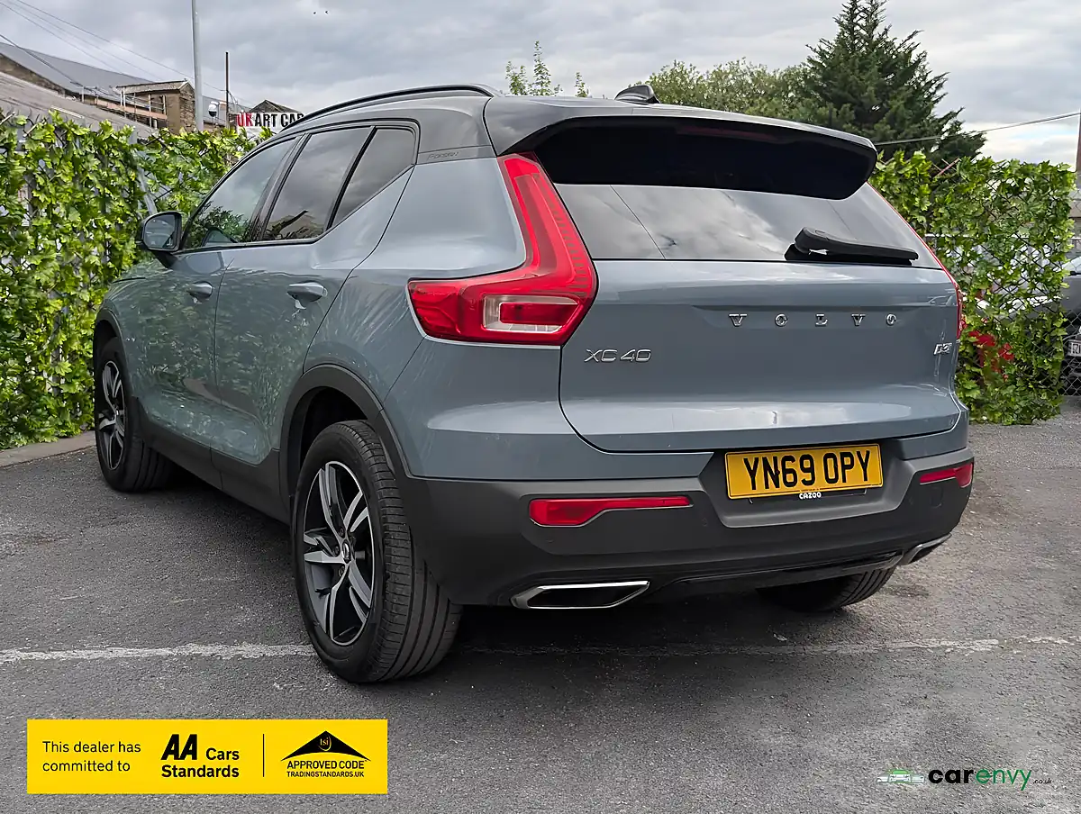 Used 2019 Volvo XC40 R-Design Thunder Grey - Interior and Exterior details 8