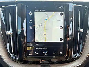 Used 2019 Volvo XC60 Inscription Ice White - Interior and Exterior details 18