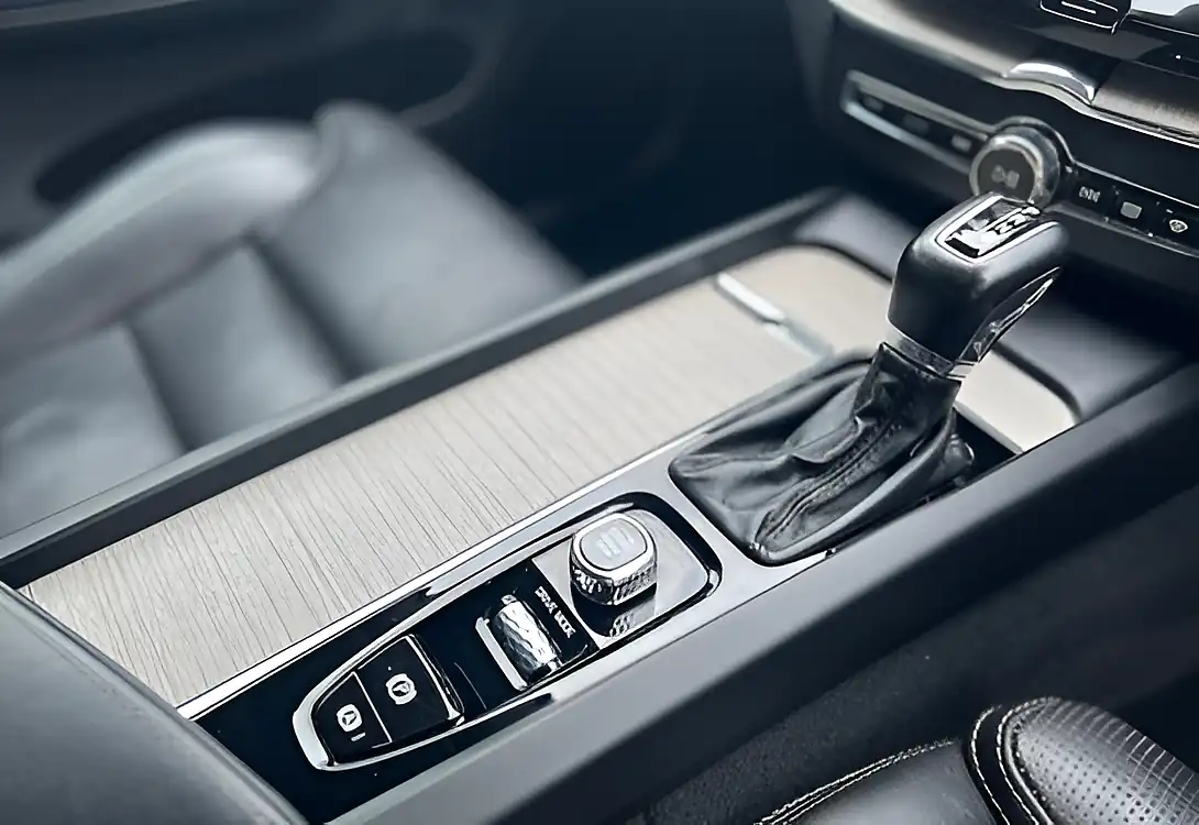 Used 2019 Volvo XC60 Inscription Pine Grey Metallic - Interior and Exterior details 12