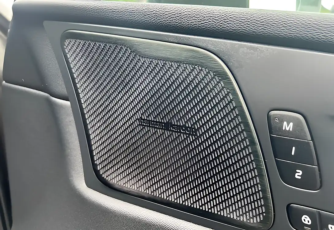 Used 2019 Volvo XC60 Inscription Pine Grey Metallic - Interior and Exterior details 13