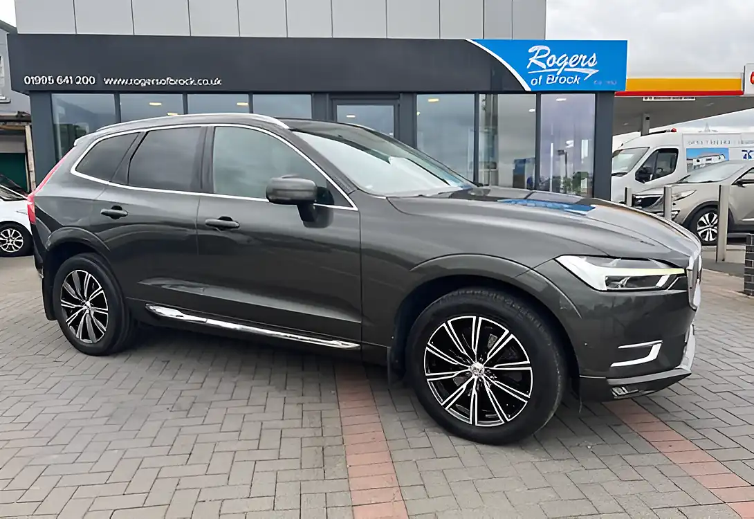 Used 2019 Volvo XC60 Inscription Pine Grey Metallic - Interior and Exterior details 4