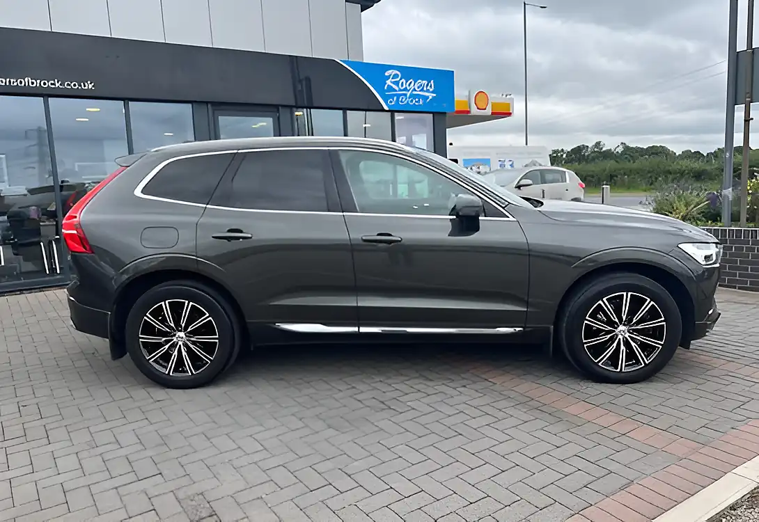 Used 2019 Volvo XC60 Inscription Pine Grey Metallic - Interior and Exterior details 5