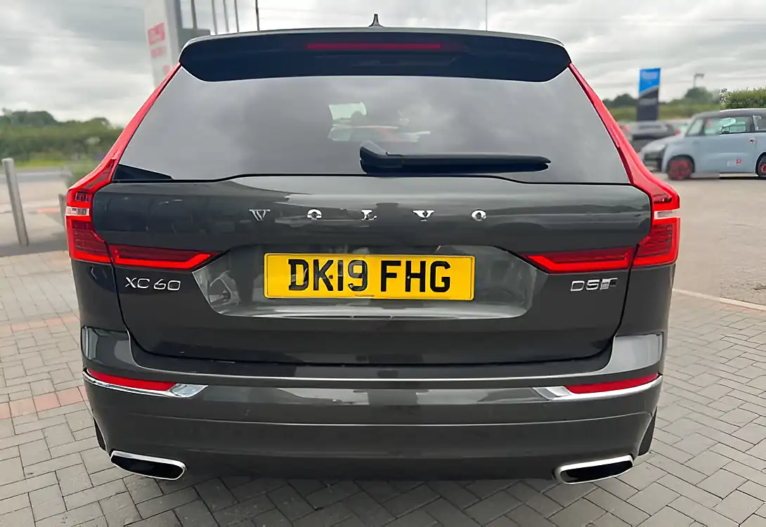 Used 2019 Volvo XC60 Inscription Pine Grey Metallic - Interior and Exterior details 8