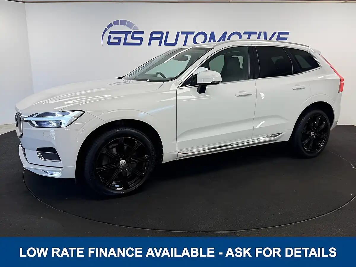 Used 2019 Volvo XC60 Inscription Pro Ice White - Front View