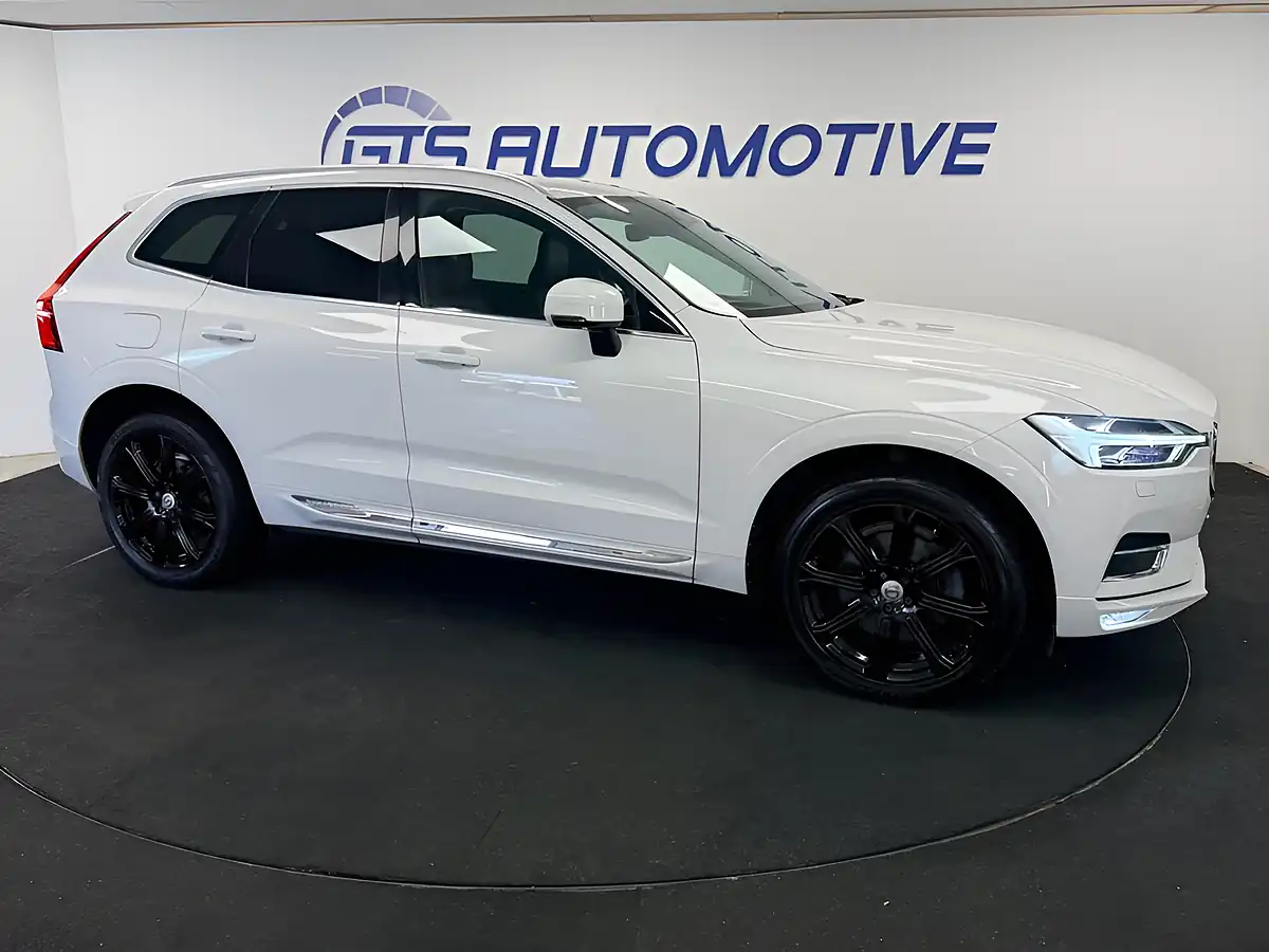 Used 2019 Volvo XC60 Inscription Pro Ice White - Interior and Exterior details 10