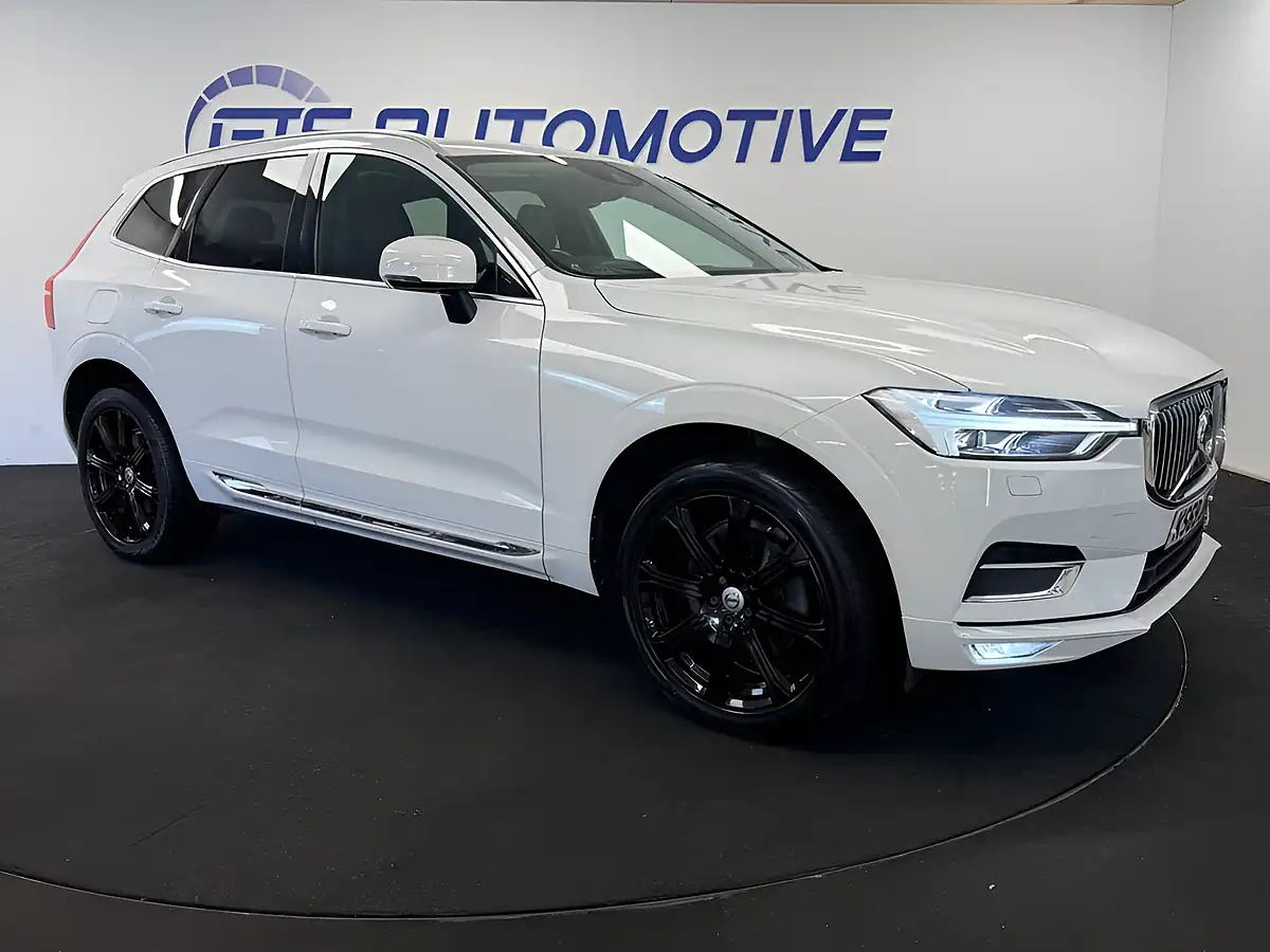 Used 2019 Volvo XC60 Inscription Pro Ice White - Interior and Exterior details 20